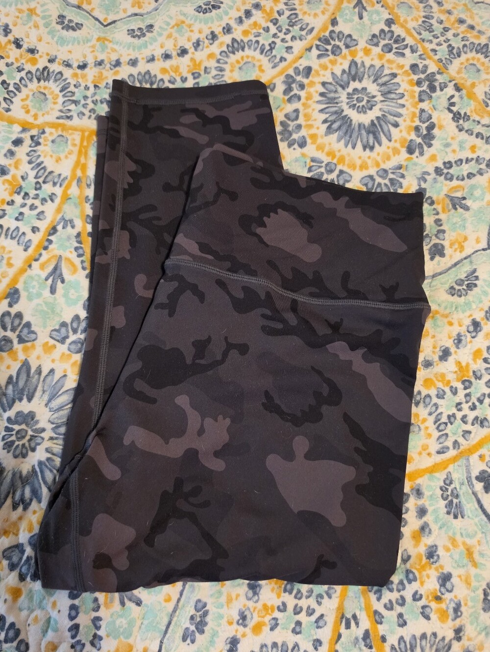 ZYIA Women's Camo Leggings - Black & Gray